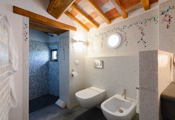 Mensano Old Town Apartment: Autunno, Bagno, Estate, Primavera