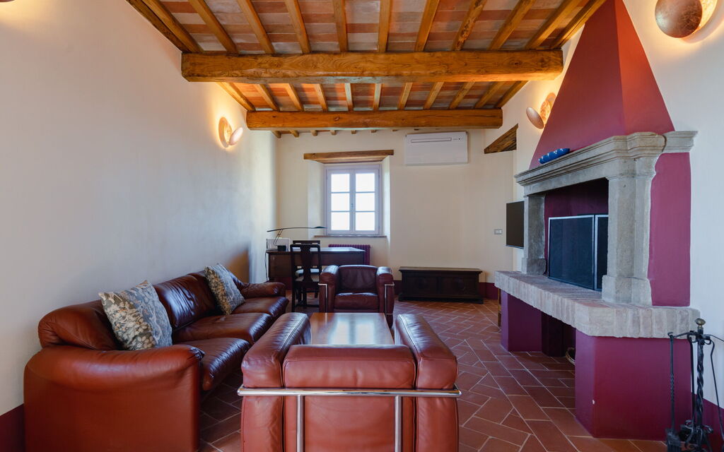 Mensano Old Town Apartment: Autumn, Living Room, Spring, Summer