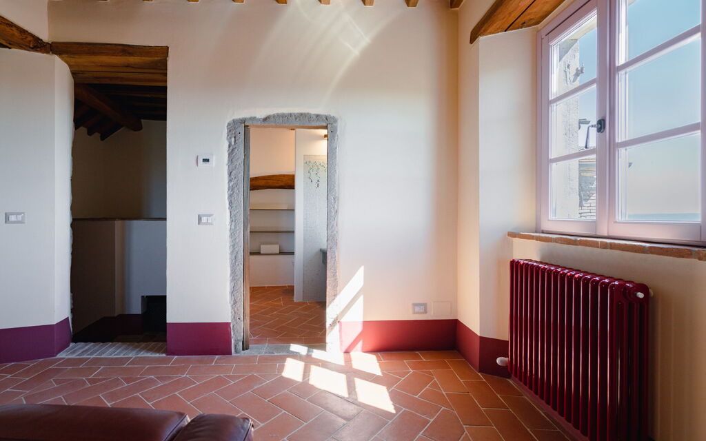 Mensano Old Town Apartment: Autumn, Spring, Summer