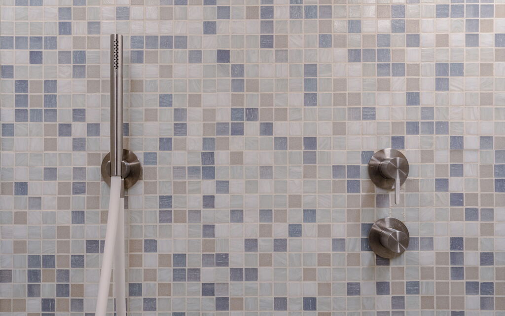 Mensano Old Town Apartment: Autumn, Bathroom, Spring, Summer