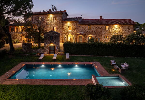 Relais Badia a Passignano: Autunno, Estate, Piscina, Primavera