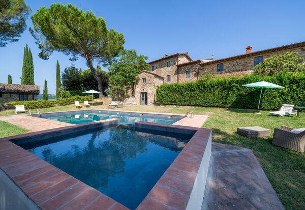 Relais Badia a Passignano: Autunno, Estate, Piscina, Primavera