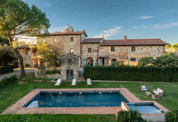 Relais Badia a Passignano: Autunno, Estate, Piscina, Primavera