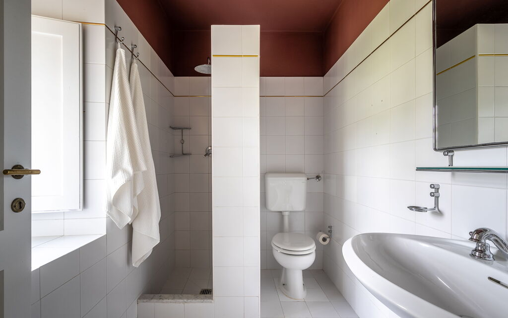 Relais Badia a Passignano - : Autumn, Bathroom, Spring, Summer