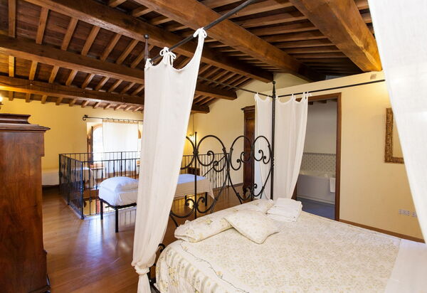 Podere Calderuccio La Pineta: Autumn, Bedroom, Spring, Summer
