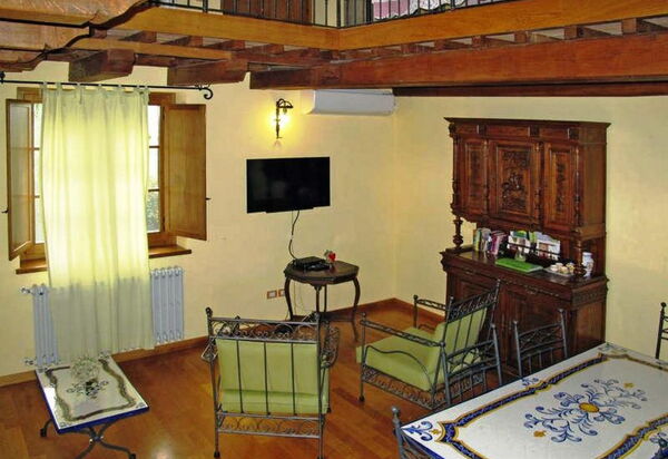 Podere Calderuccio La Pineta: Autumn, Living Room, Spring, Summer