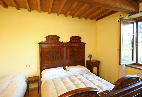 Podere Calderuccio La Pineta: Autumn, Bedroom, Spring, Summer