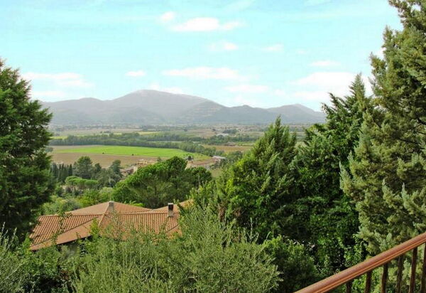 Podere Calderuccio La Pineta: Autumn, Scenic View, Spring, Summer