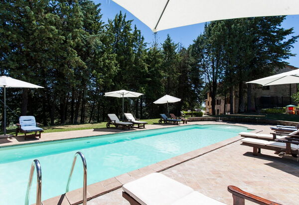 Podere Calderuccio La Pineta: Autumn, Pool, Spring, Summer