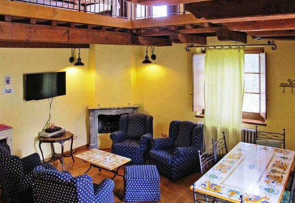 Podere Calderuccio La Pineta: Autumn, Living Room, Spring, Summer