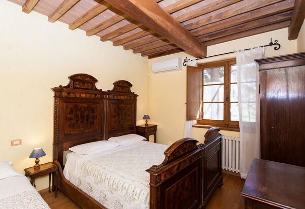 Podere Calderuccio La Pineta: Autumn, Bedroom, Spring, Summer