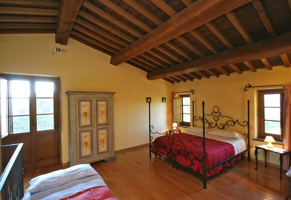Podere Calderuccio La Pineta: Autumn, Bedroom, Spring, Summer