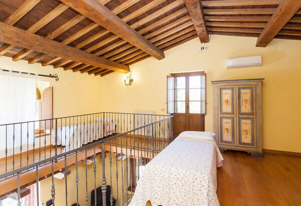 Podere Calderuccio La Pineta: Autumn, Bedroom, Spring, Summer