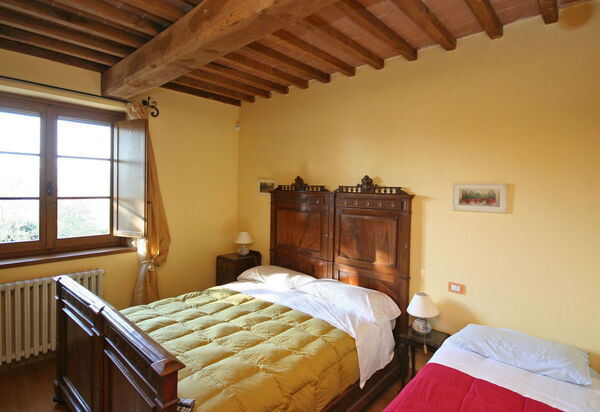 Podere Calderuccio La Pineta: Autumn, Bedroom, Spring, Summer