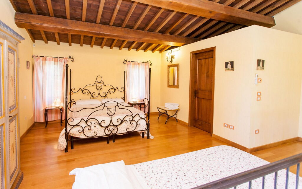Podere Calderuccio La Pineta: Autumn, Bedroom, Spring, Summer