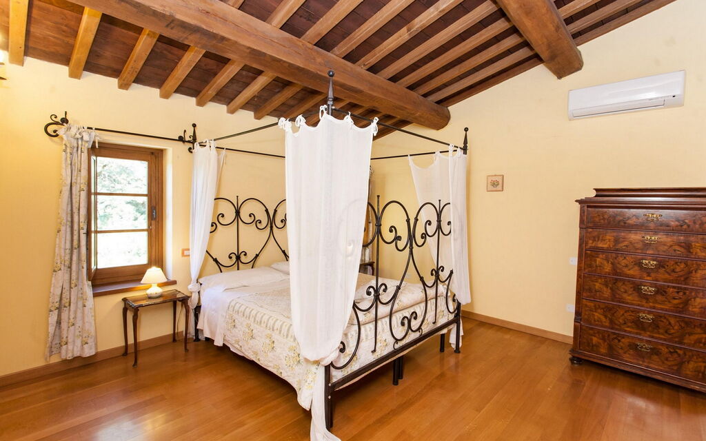 Podere Calderuccio La Pineta: Autumn, Bedroom, Spring, Summer