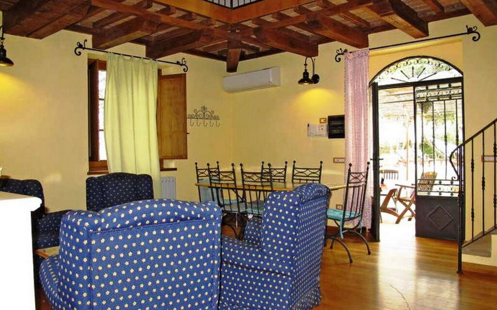 Podere Calderuccio La Pineta: Autumn, Living Room, Spring, Summer