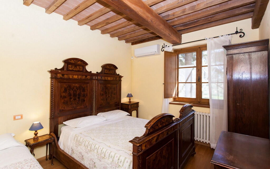 Podere Calderuccio La Pineta: Autumn, Bedroom, Spring, Summer