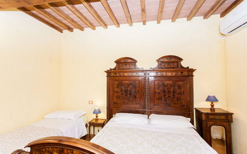 Podere Calderuccio La Pineta: Autumn, Bedroom, Spring, Summer