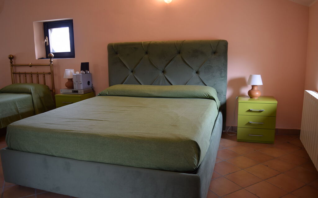 Casa Carletto, Abruzzo: Autumn, Bedroom, Spring, Summer
