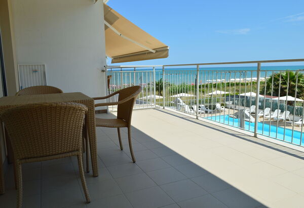 Residence Roseto, Pool, Seaview, Abruzzo: Autunno, Balcone / Terrazza / Patio, Estate, Primavera