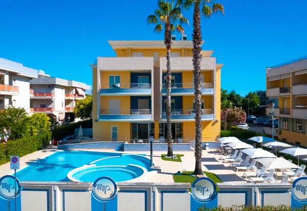 Residence Villarosa Pool And Beach: Autunno, Entrata Principale, Estate, Esterni, Piscina, Primavera