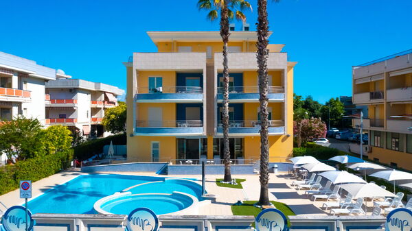 Residence Villarosa Pool And Beach: Autunno, Entrata Principale, Estate, Esterni, Piscina, Primavera