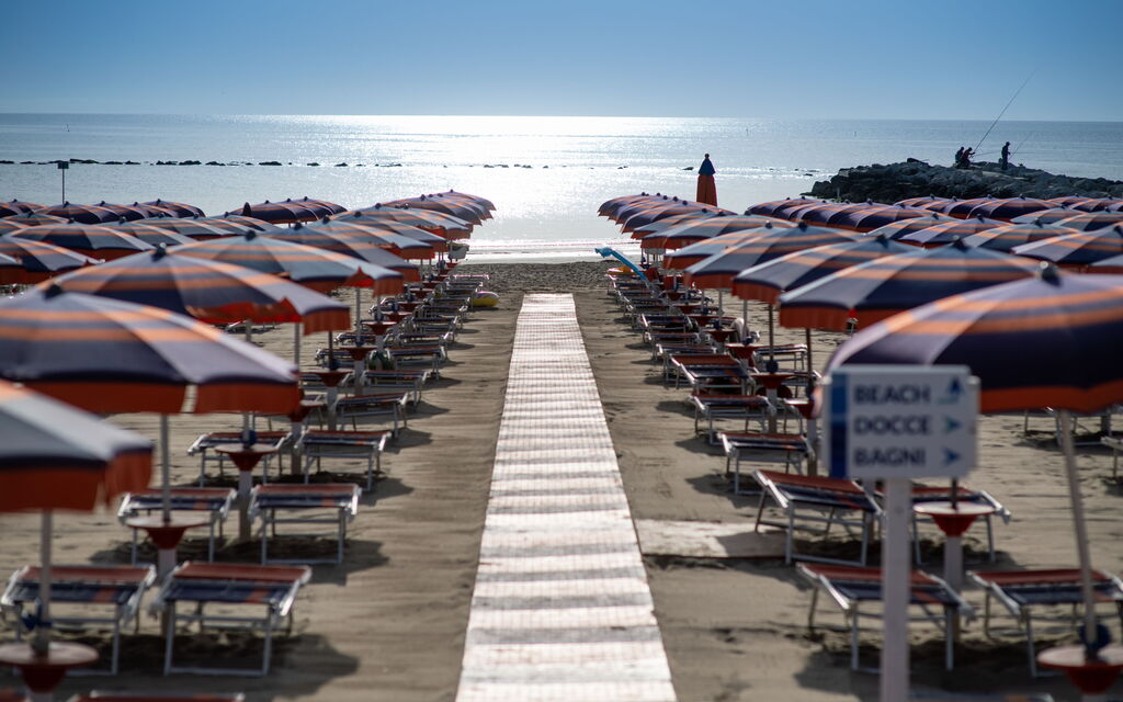 Residence Villarosa Pool And Beach: Autumn, Building Exterior, Spring, Summer