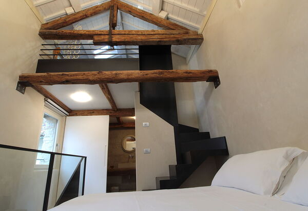 Design Loft, Romantic Retreat, Feltre: Autumn, Spring, Summer