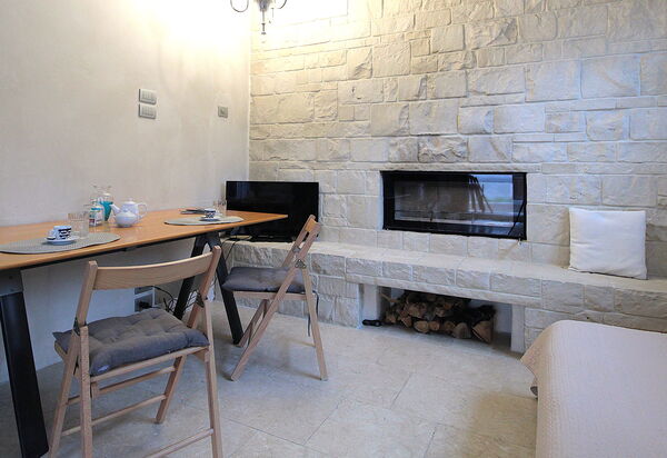 Design Loft, Romantic Retreat, Feltre: Autumn, Living Room, Spring, Summer