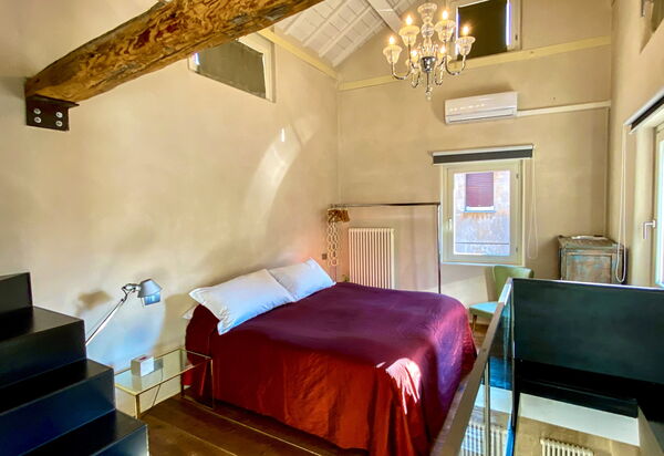 Design Loft, Romantic Retreat, Feltre: Autumn, Bedroom, Spring, Summer