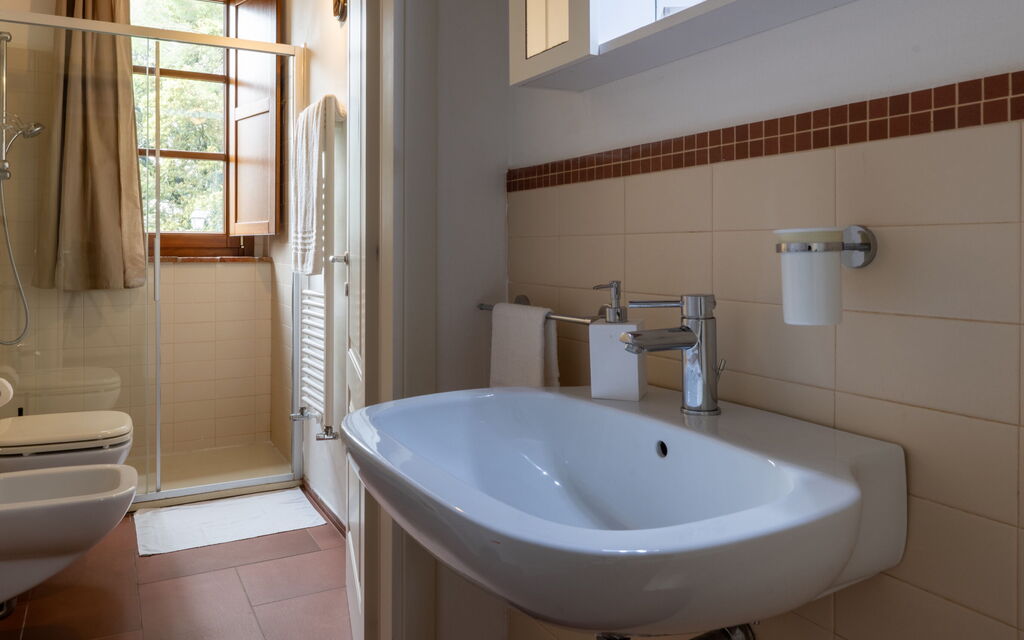 Tenuta i Mandorli, Pool, Wifi, Peccioli - : Autumn, Bathroom, Spring, Winter