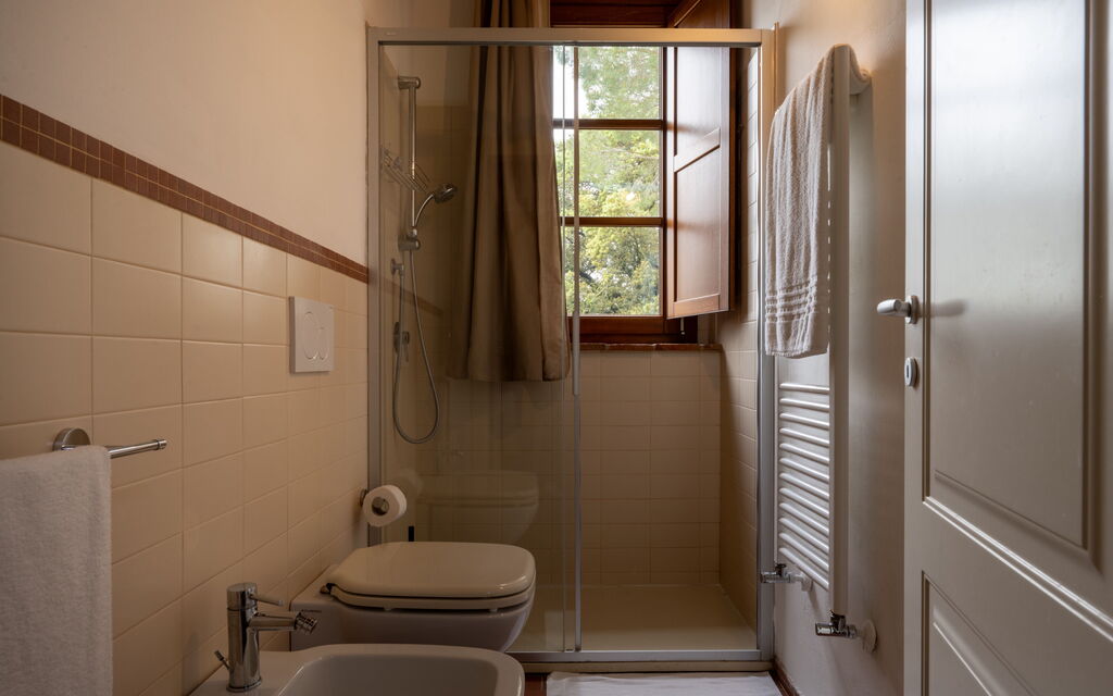 Tenuta i Mandorli, Pool, Wifi, Peccioli - : Autumn, Bathroom, Spring, Winter