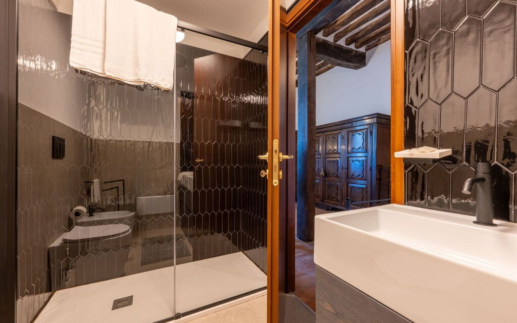 Tenuta i Mandorli, Pool, Wifi, Peccioli - : Autumn, Bathroom, Spring, Summer