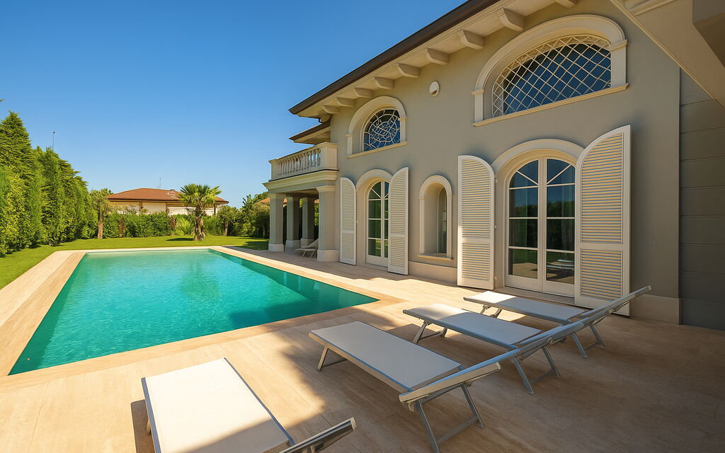 Villa Forte Dei Marmi, Pool & Garden: Autumn, Pool, Spring, Summer