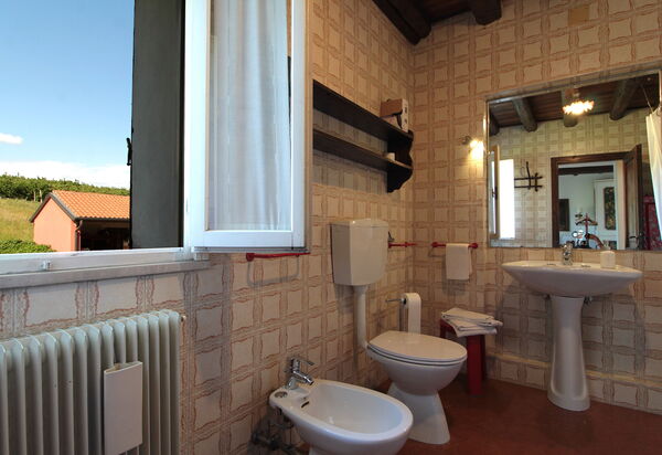 Casa Ballo delle Streghe, Garden, Montebelluna: Autumn, Bathroom, Spring, Winter