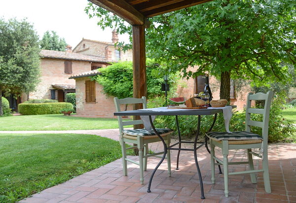 Oasi Della Pergola: Autunno, Estate, Giardino, Primavera