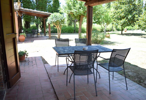 Oasi Della Pergola: Autunno, Estate, Esterni, Primavera