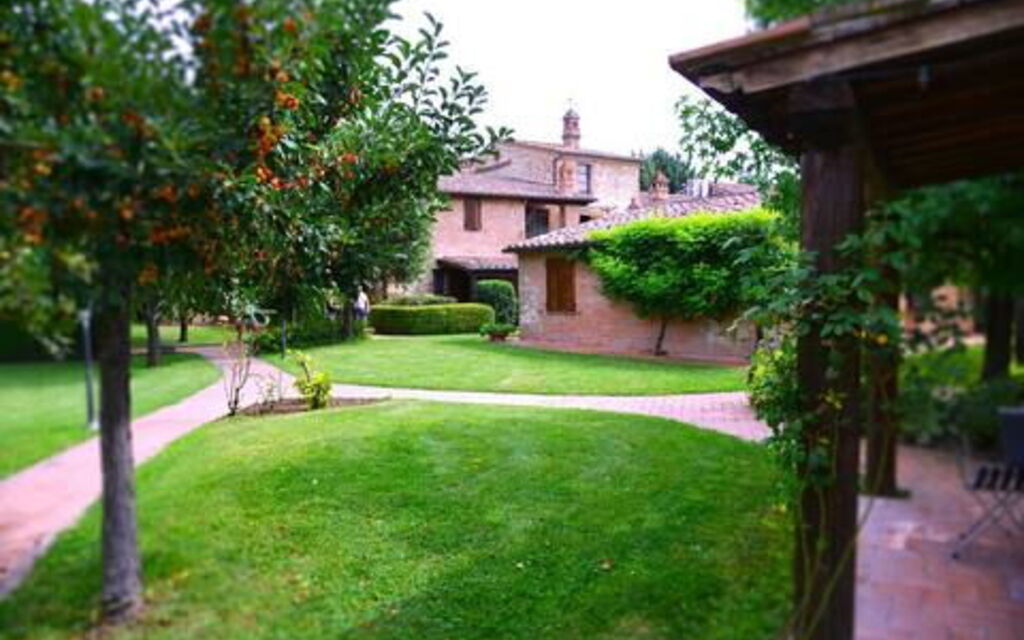 Oasi Della Pergola: Autumn, Garden, Spring, Summer