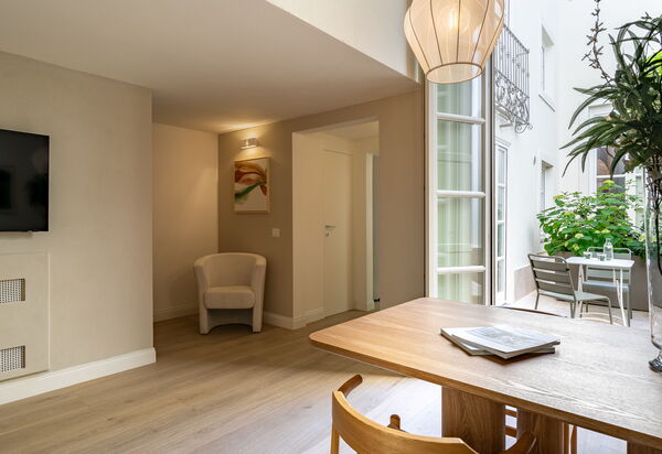 Deservi Charming Apartments: Autumn, Living Room, Spring, Summer, Winter