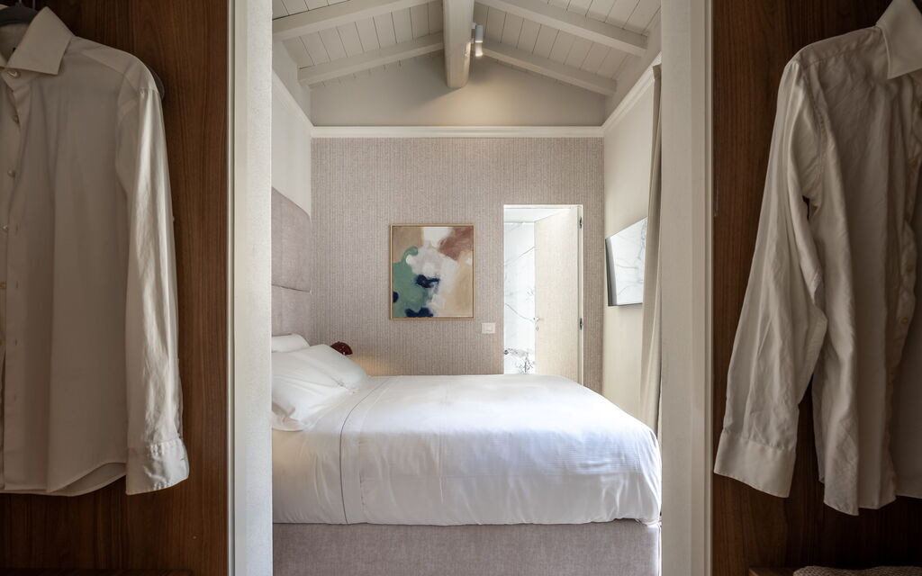 Deservi Charming Apartments - : Autumn, Bedroom, Spring, Summer, Winter