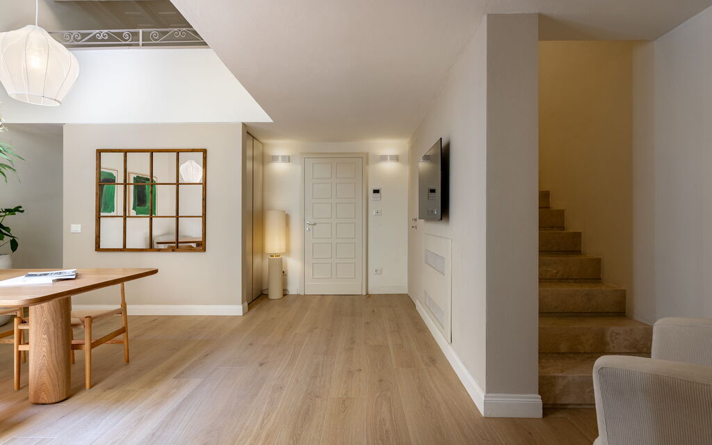 Deservi Charming Apartments - : Autumn, Living Room, Spring, Summer, Winter