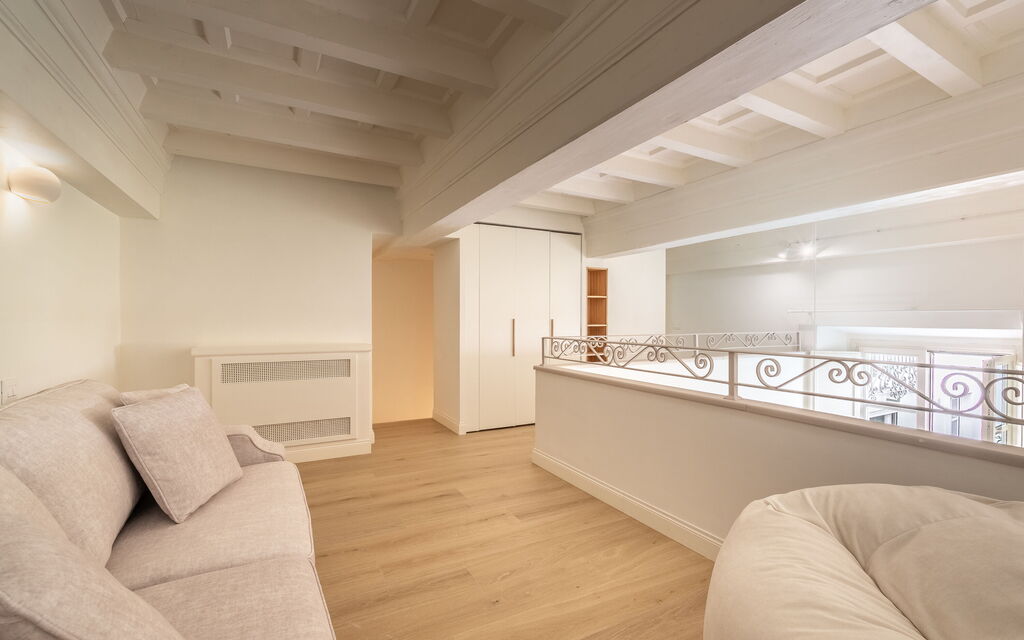 Deservi Charming Apartments - : Autumn, Living Room, Spring, Summer, Winter