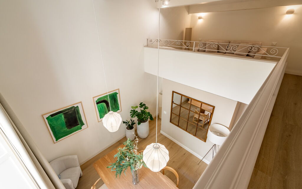 Deservi Charming Apartments - : Autumn, Living Room, Spring, Summer