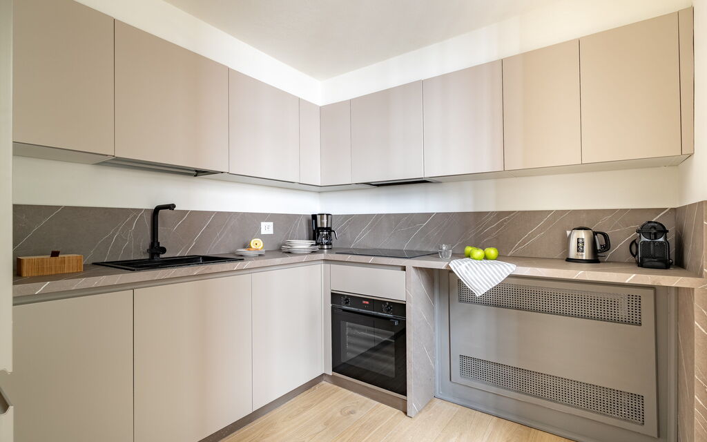 Deservi Charming Apartments - : Autumn, Kitchen, Spring, Summer, Winter