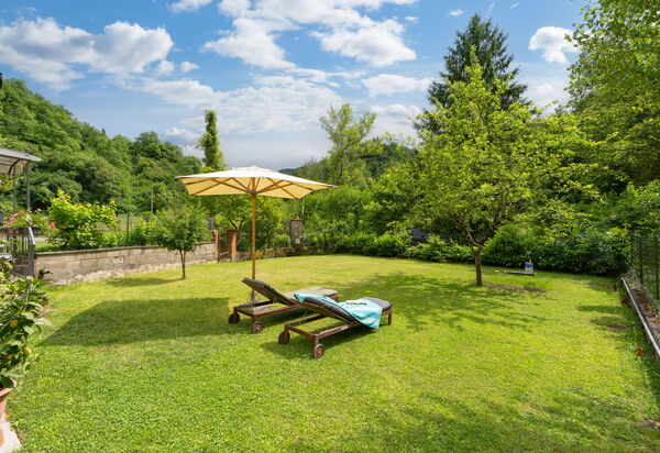 Villa La Fornace: all'aperto, Esterni, Giardino