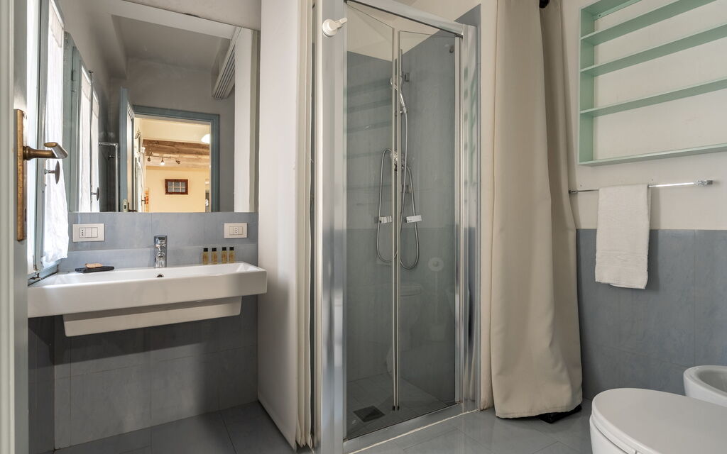 San Cristofano Blu Apartment Santa Croce, Florence: Autunno, Bagno, Estate, Primavera