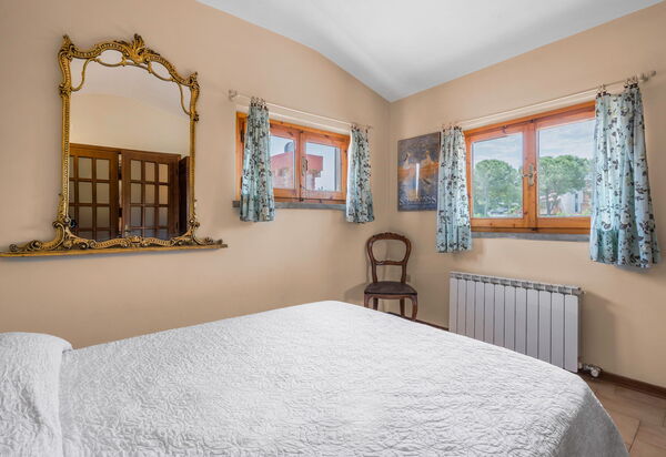 Il Campino, Pool, Montaione: Autumn, Spring, Summer