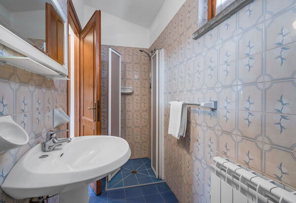 Il Campino, Pool, Montaione: Autumn, Spring, Summer