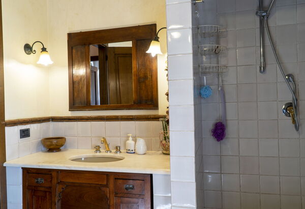 Country Historical House Lucca: Autumn, Bathroom, Spring, Summer